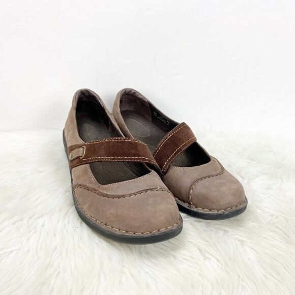 Clarks 9.5 M Womens Brown Leather Mary Jane Comfort Flats - Picture 1 of 9